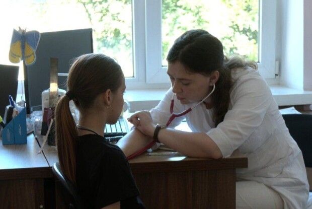 На Волині батьків закликають верифікувати дітей, щоб уникнути проблем з меддопомогою (Відео)