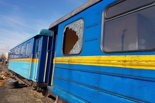 На Волині група неповнолітніх закидала камінням поїзд 