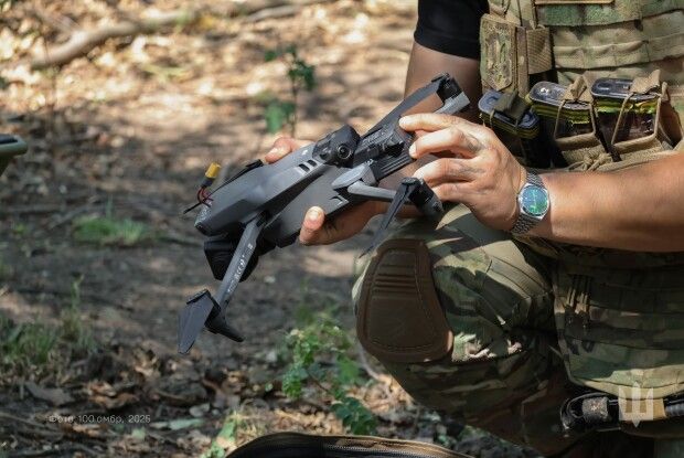 Бізнесмен з Волині передав новітні дрони та обладнання «Сталевим Воїнам»