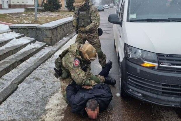 Спецназ затримав чоловіка, який хотів отруїти вагітну дружину (фото, відео) 