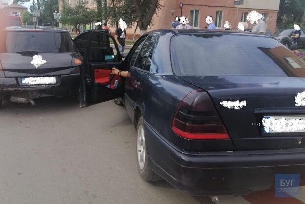 У місті на Волині «Мерседес» влупився в «Рено»: постраждала пасажирка «Рено»