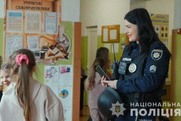 Друг та авторитет: у волинській школі вже працює офіцер служби освітньої безпеки