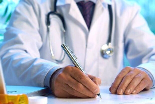 Лікар з Волині підробляв документи для ухилянтів