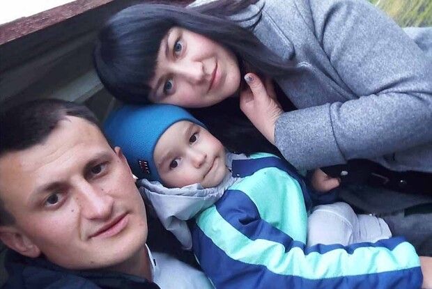 Мешканка Камінь-Каширщини поділилася пережитим: «Уламки ракети впали на те місце, де ми кілька хвилин тому були із сином...»
