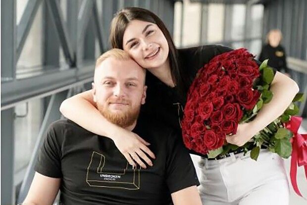 Воїн-титан: «Не можу стати на коліно, але чи вийдеш за мене?»