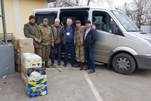 60-річний волонтер з Волині не втомлюється їздити в зону бойових дій