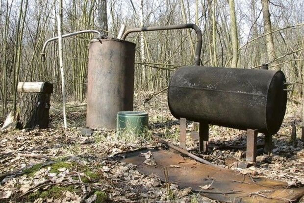 Як на Поліссі житнівку гнали просто в лісі: «Із перваком і до Брежнєва пропустять»