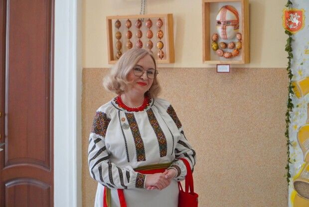 Майстриня найдревнішого міста на Волині – одна з найкращих писанкарок України (Фото)