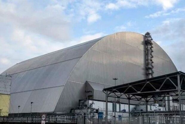 росіяни зберігають тонни реактивних снарядів поблизу ЧАЕС