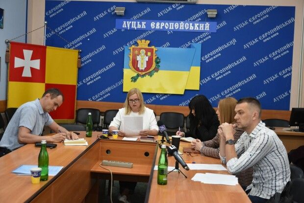 Депутати провели засідання щодо діяльності Луцької міської стоматполіклініки