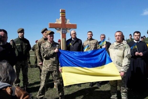 У Литві встановили 20-й пам’ятний хрест загиблим українським воїнам