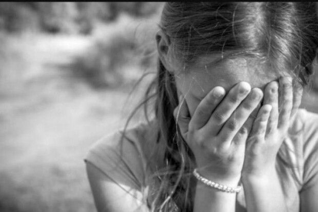 Закрив обличчя і наказав мовчати: подробиці зґвалтування 6-річної дівчинки 