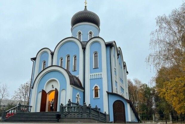 Скандальний настоятель лаври очолив службу в церкві на Волині