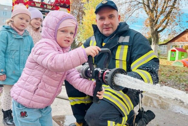 На Волині дошкільнята спробували себе у ролі рятувальників (Відео)