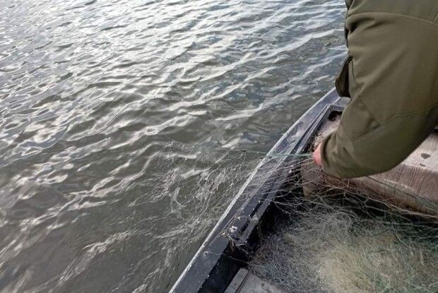 На водоймах Волині вилучили незаконні знаряддя лову