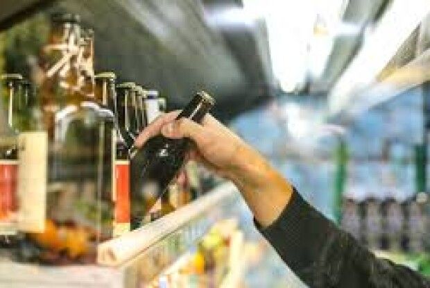 Підприємицю з Волині оштрафували за продаж алкоголю без ліцензії