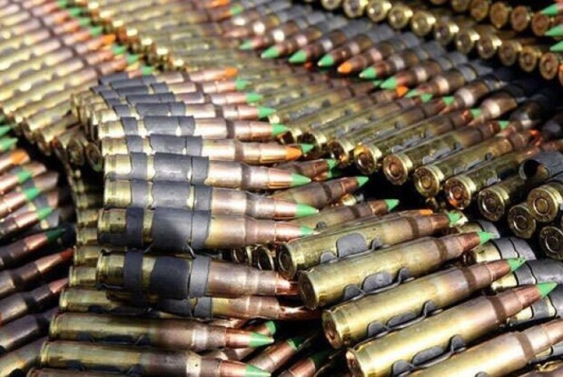 Ворог обстріляв військовий аеродром на Хмельниччині, горять склади боєприпасів