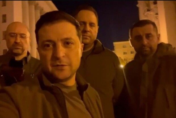 «Ми тут. Ми в Києві»: Володимир Зеленський знову звернувся до українців (Відео)