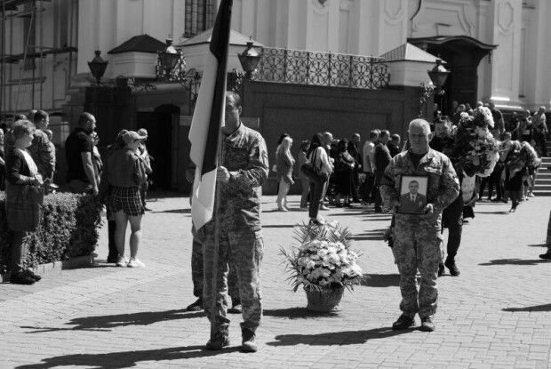 У Луцьку попрощалися з Героєм — підполковником Василем Матюком
