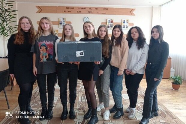 Волинські школярі придбали Starlink для захисників