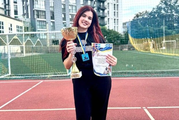 Лучанка стала однією з кращих плавців у повітряному командуванні «Захід»