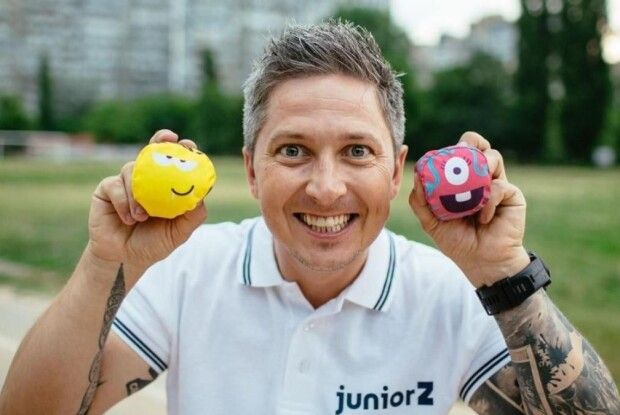 «Виліз на барну стійку  і прокричав: «Хто не п’є  за Україну – той лайно!»