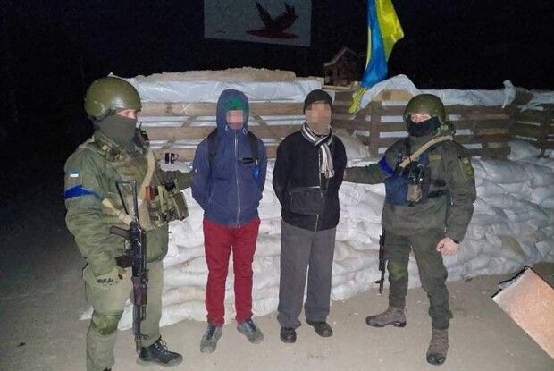 Знову піймали диверсантів — ставили позначки біля військових укріплень