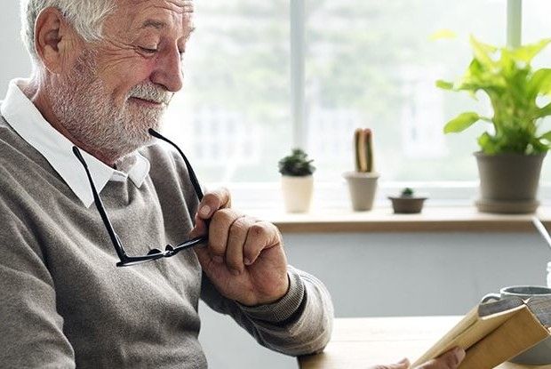 Любителі книг живуть довше, стверджують вчені