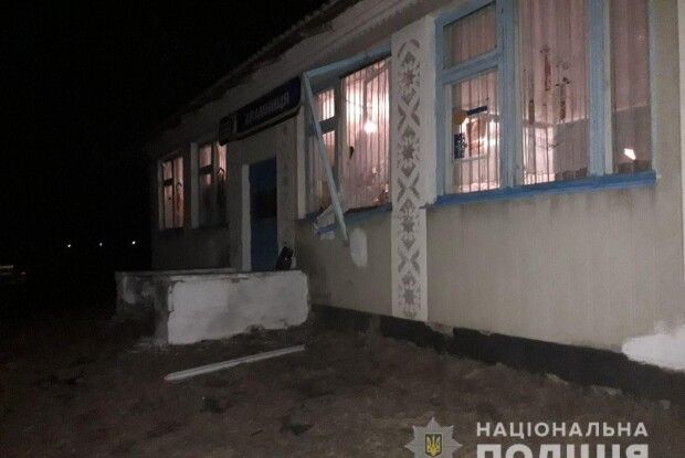 На Рівненщині злапали двох злодіїв, які посеред ночі патрали сільську крамницю (фото)