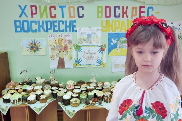 Ця маленька україночка, як і всі її друзі в садочку,  вдячна воїнам-героям.