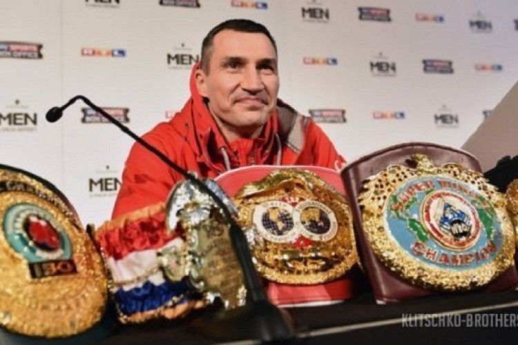 Володимир Кличко здійснив мрію шотландського хлопчика - зустрівся і подарував рукавички