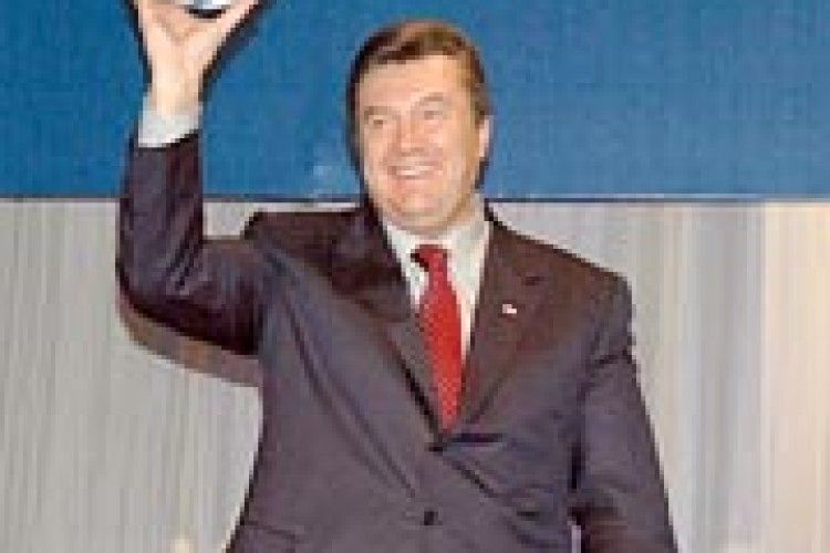 ЯНУКОВИЧ СТАВ ПРЕЗИДЕНТОМ