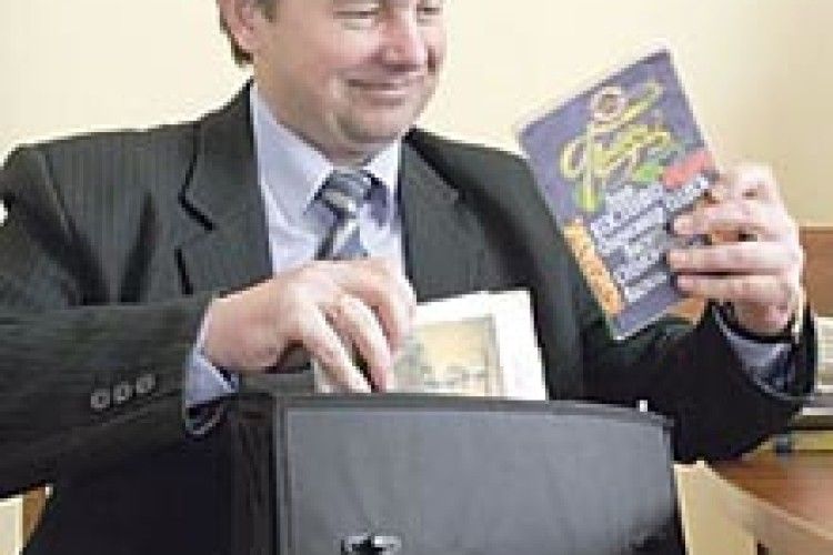 ШІСТЬ ГОДИН ПОСПІЛЬ ЧИТАВ НАПАМ’ЯТЬ «МАРУСЮ ЧУРАЙ»