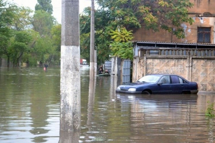 Одеса перетворилася на Венецію – люди пересуваються містом на човнах