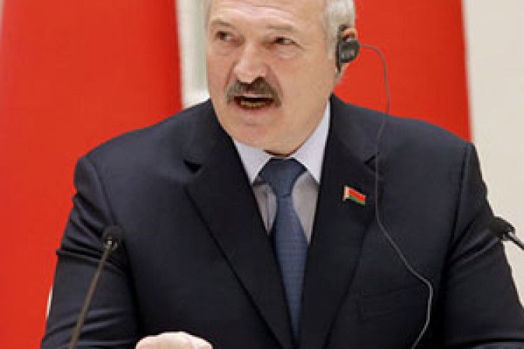 НАВІЩО ЄВРОСОЮЗ ЗНІМАЄ САНКЦІЇ З ЛУКАШЕНКА