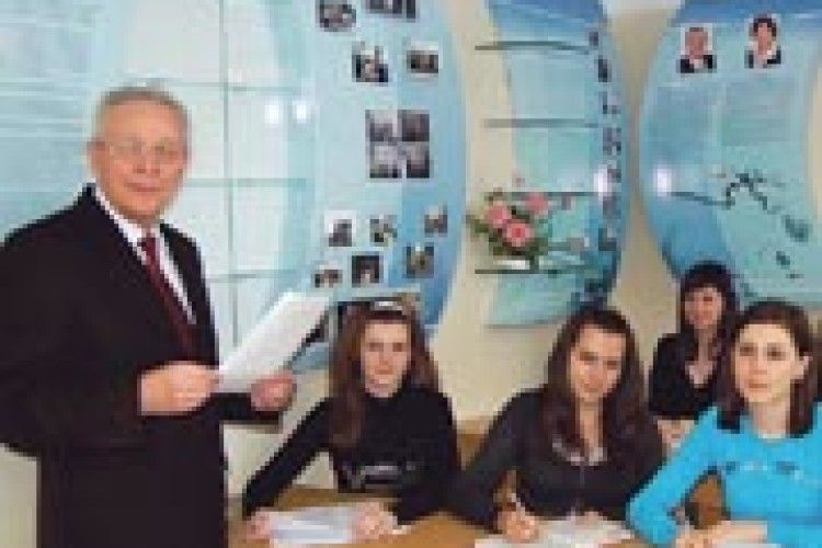 ЖУРНАЛІСТ І НАУКОВЕЦЬ АНДЖЕЙ ВАВРИНЮК