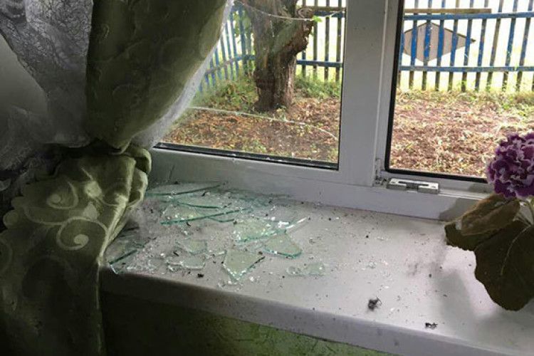 Невідомий кинув на подвір'я гранату – загинула жінка