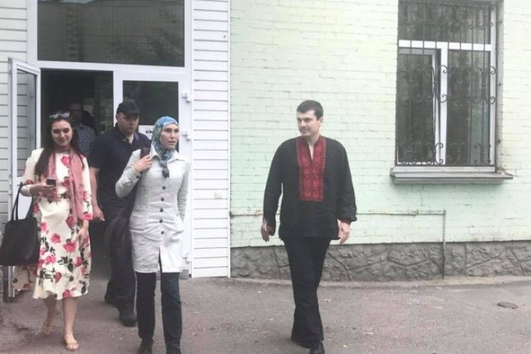 Адама Осмаєва виписали з лікарні