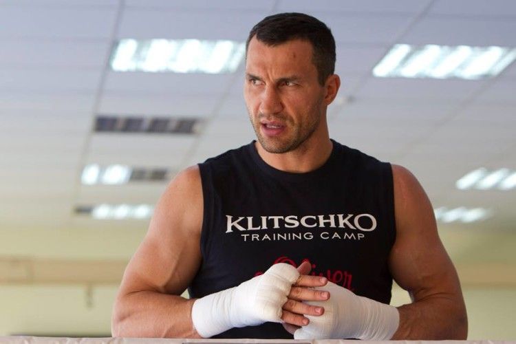 Володимир Кличко отримав травму і не вийде на ринг в 2016 році