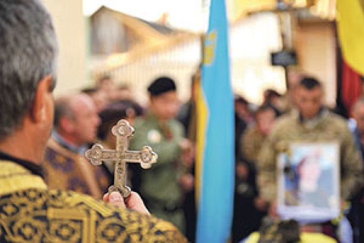 «Я «НАРОДИВ» ГЕРОЯ. ТОЖ ВИМАГАЮ ПОЛОВИНУ КОМПЕНСАЦІЇ ЗА ЙОГО ЗАГИБЕЛЬ…»