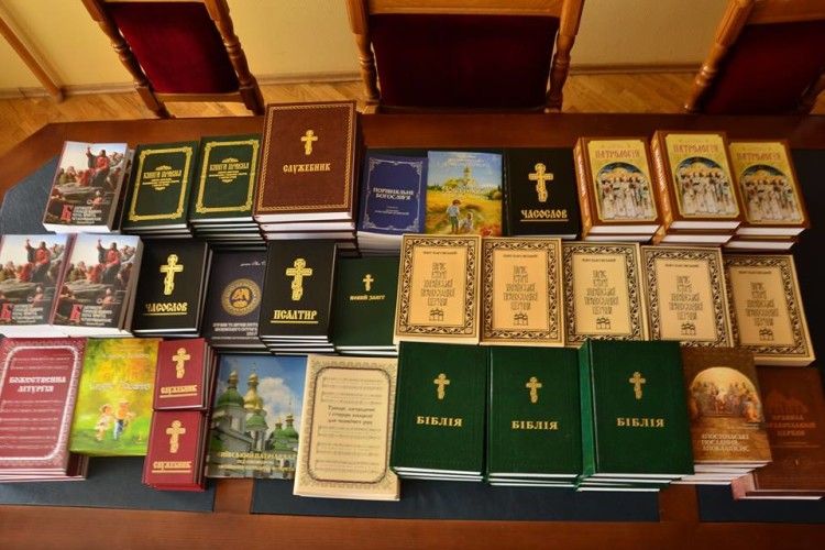 Волинські семінаристи одержали понад 200 книг від Патріарха Філарета (фото)