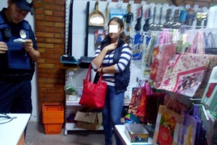 У Луцьку затримали жінку, яка поцупила речі з магазину