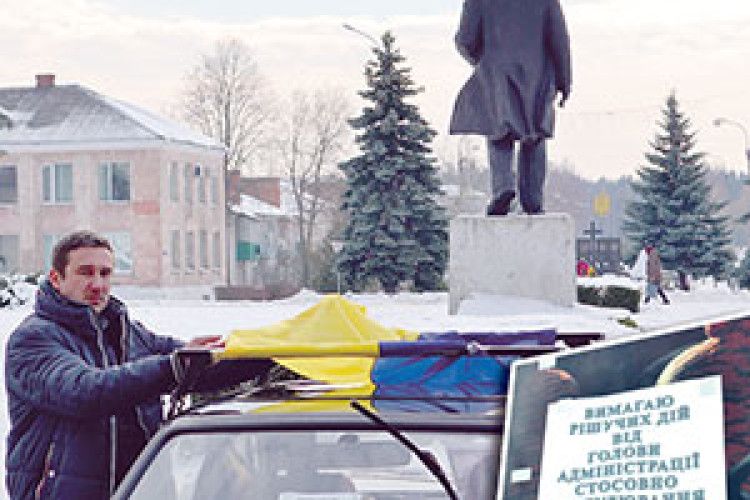 ТРИДЕННЕ ГОЛОДУВАННЯ ЗА МАЙДАН