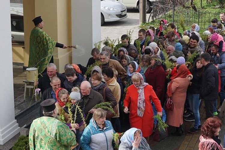 «Будь великий, як верба, а здоровий, як вода...», святкування у Луцьку (фото)