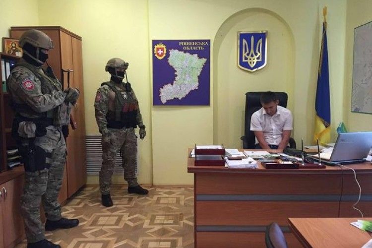 Через бурштин затримали сарненського прокурора