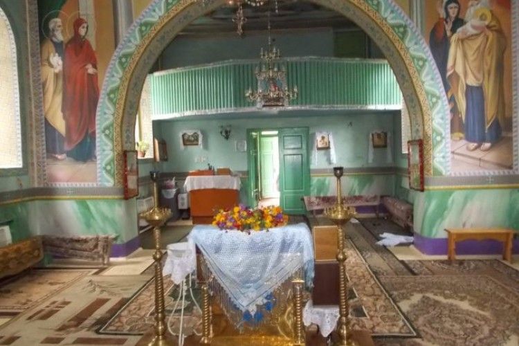 У Новосілках посеред ночі до церкви вдерлися злодії – поцупили чотири образи