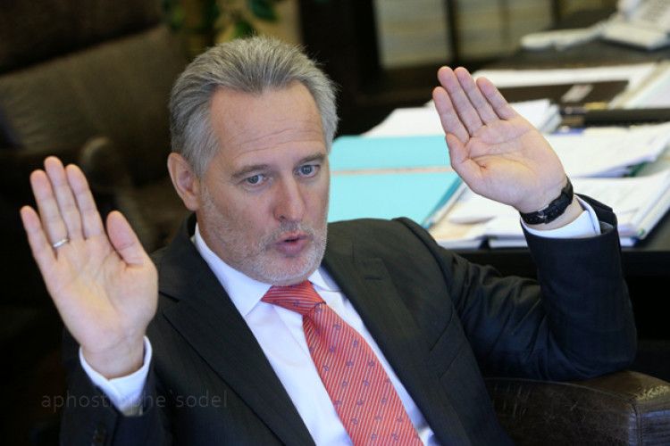 Йому можна все: Фірташ подарує окупантам базу відпочинку за борги «Кримського титану»