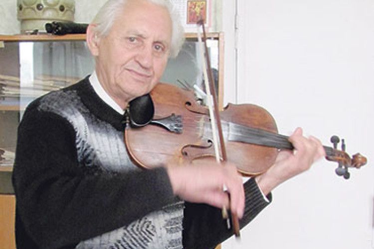 ЗІГРАВ НА СКРИПЦІ ДЛЯ ПАПИ РИМСЬКОГО