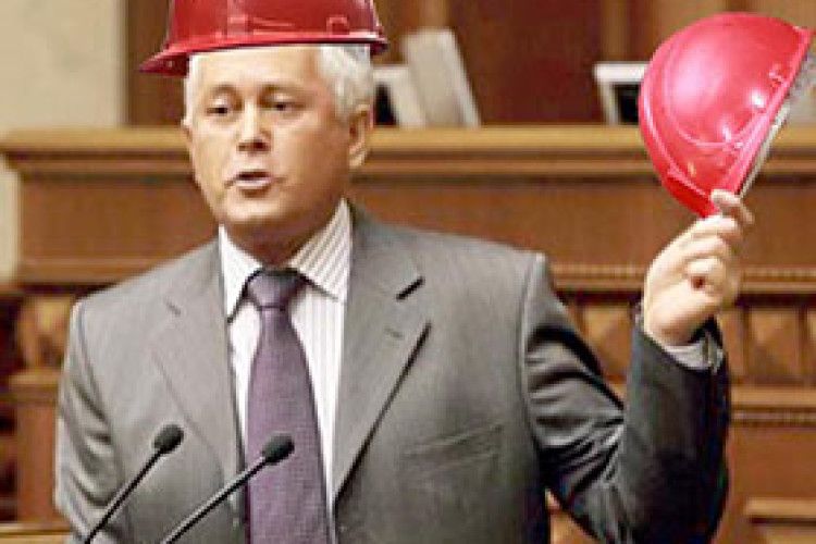 ДЕПУТАТИ ЗЛЯКАЛИСЬ ПАРЛАМЕНТСЬКИХ ЖУРНАЛІСТІВ