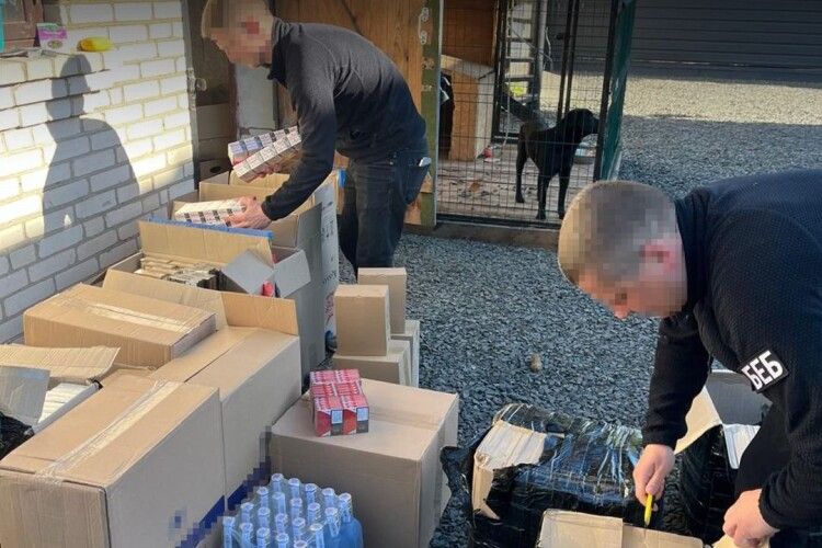 Товару на пів мільйона: на Волині викрили ділків, що виробляли підробки